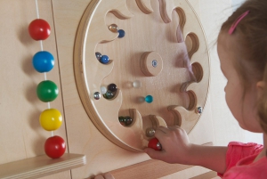 Тактильно-развивающая панель “Лабиринт-цветок” - fgospostavki.ru - Кубинка